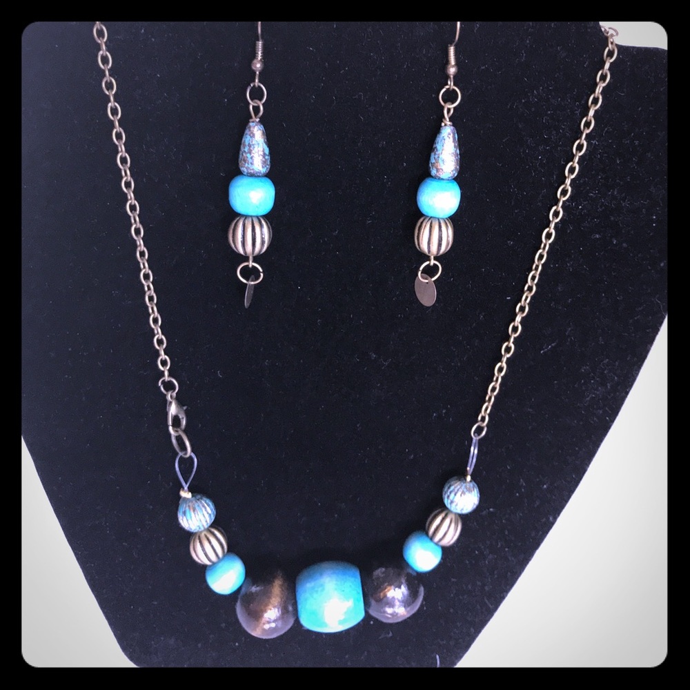 Necklace and earrings set